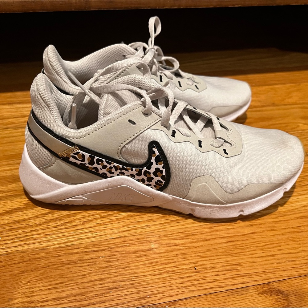 Women’s Nike running shoes size 6